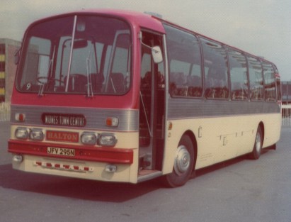 No.9 East Lancs bodied Leyland Leopard, 1975.jpg (29635 bytes)